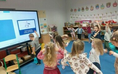 Nowa tablica interaktywna i platforma wordwall 10