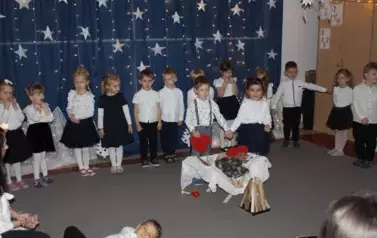 Przedstawienie świąteczne w "Krainie Małych Czarodziej&oacute;w" 15