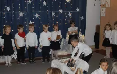Przedstawienie świąteczne w "Krainie Małych Czarodziej&oacute;w" 24