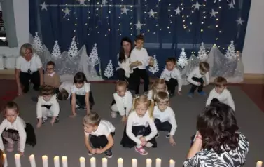Dzień Babci i Dziadka w "Krainie Małych Czarodziej&oacute;w"13 27