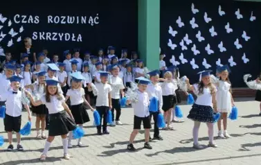POŻEGNANIE ABSOLWENT&Oacute;W 2024/2025 3