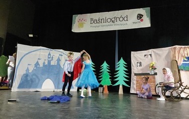 BAŚNIOGR&Oacute;D 2