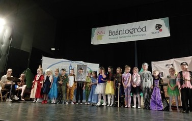 BAŚNIOGR&Oacute;D 6