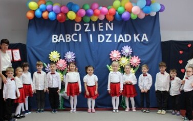 Dzień Babci i Dziadka w "Krainie Małych Czarodziej&oacute;w"26 19