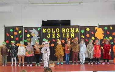JESIENNE PRZEDSTAWIENIE 18