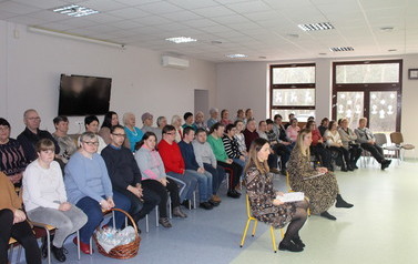SENIORZY i WTZ z wizytą w przedszkolu 15