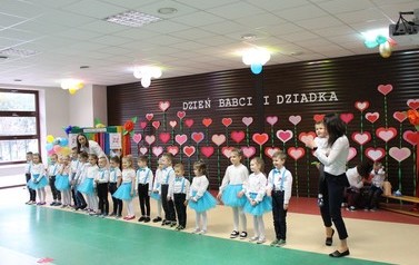 DZIEŃ BABCI I DZIADKA w "Krainie Nibylandii" 60