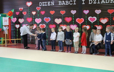 DZIEŃ BABCI I DZIADKA w "Krainie Podr&oacute;żnik&oacute;w" 37