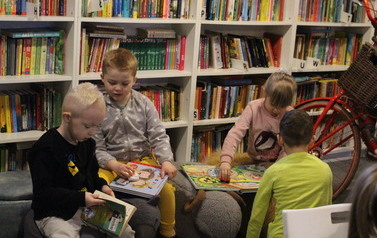 WIZYTA W BIBLIOTECE PUBLICZNEJ 1
