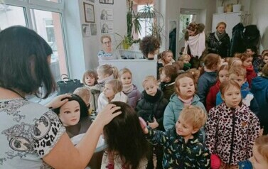 Z wizytą w zakładzie fryzjerskim 2