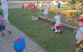 Pierwszy spacer maluszk&oacute;w 2 1