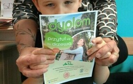 Przytul się do drzewa 2