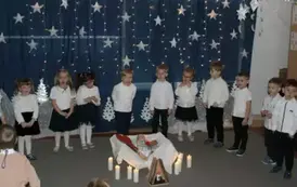 Dzień Babci i Dziadka w "Krainie Małych Czarodziej&oacute;w"13 11