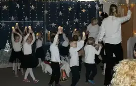 Dzień Babci i Dziadka w "Krainie Małych Czarodziej&oacute;w"13 15