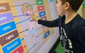 Zajęcia edukacyjne z wykorzystaniem tablicy multimedialnej 10