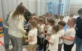 Odwiedziny 6 latk&oacute;w w Szkole Podstawowej nr 1 im. J. Korczaka we Wronkach 5