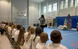 Odwiedziny 6 latk&oacute;w w Szkole Podstawowej nr 1 im. J. Korczaka we Wronkach 11