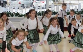 Dzień Babci i Dziadka w "Krainie Pszcz&oacute;łki Mai"26 12