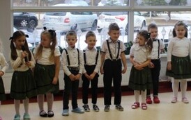 Dzień Babci i Dziadka w "Krainie Pszcz&oacute;łki Mai"26 16