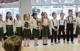 Dzień Babci i Dziadka w "Krainie Pszcz&oacute;łki Mai"26 17