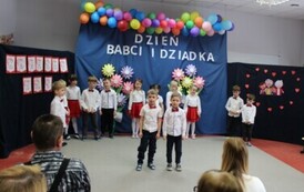 Dzień Babci i Dziadka w "Krainie Małych Czarodziej&oacute;w"26 12
