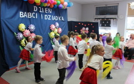 Dzień Babci i Dziadka w "Krainie Małych Czarodziej&oacute;w"26 14