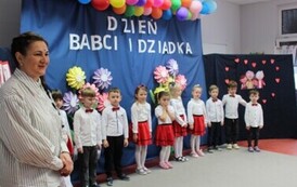 Dzień Babci i Dziadka w "Krainie Małych Czarodziej&oacute;w"26 17