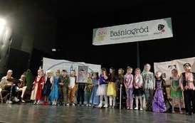 BAŚNIOGR&Oacute;D 6
