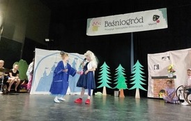 BAŚNIOGR&Oacute;D 8