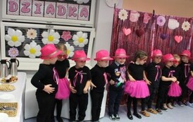 Dzień Babci i Dziadka w "Krainie Myszki Miki"26 19