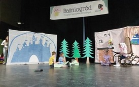 BAŚNIOGR&Oacute;D 12