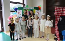 PRZEDSTAWIENIE DLA BABCI I DZIADKA 1