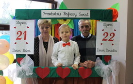 PRZEDSTAWIENIE DLA BABCI I DZIADKA 12