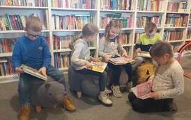 "Kraina Małych Czarodziej&oacute;w" z wizytą w Bibliotece 9