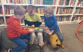 "Kraina Małych Czarodziej&oacute;w" z wizytą w Bibliotece 10