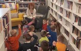 "Kraina Małych Czarodziej&oacute;w" z wizytą w Bibliotece 15