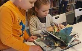 "Kraina Małych Czarodziej&oacute;w" z wizytą w Bibliotece 18