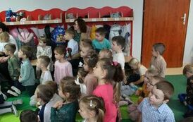 "Jesienna podr&oacute;ż po Europie" - przedstawienie 8