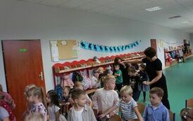 "Jesienna podr&oacute;ż po Europie" - przedstawienie 11