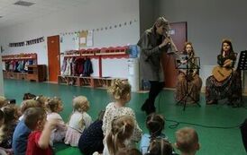"Jesienna podr&oacute;ż po Europie" - przedstawienie 19