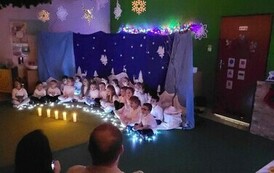 Przedstawienie świąteczne w "Krainie Gumisi&oacute;w" 1