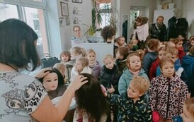 Z wizytą w zakładzie fryzjerskim 2