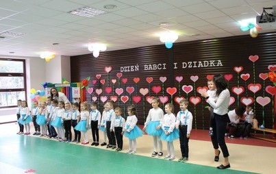 Zdjęcie do DZIEN BABCI IDZIADKA w "Krainie Nibylandii"