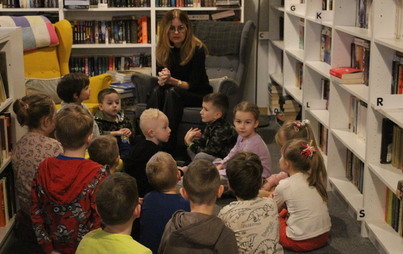 Zdjęcie do WIZYTA W BIBLIOTECE PUBLICZNEJ
