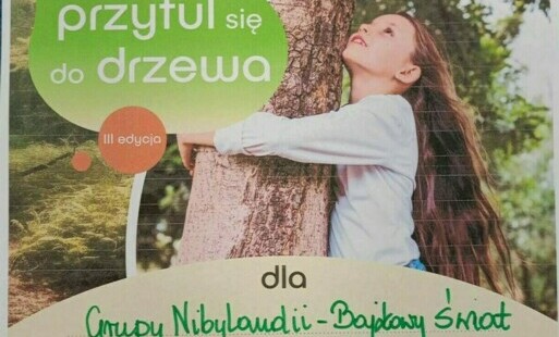 Zdjęcie do Przytul się do drzewa